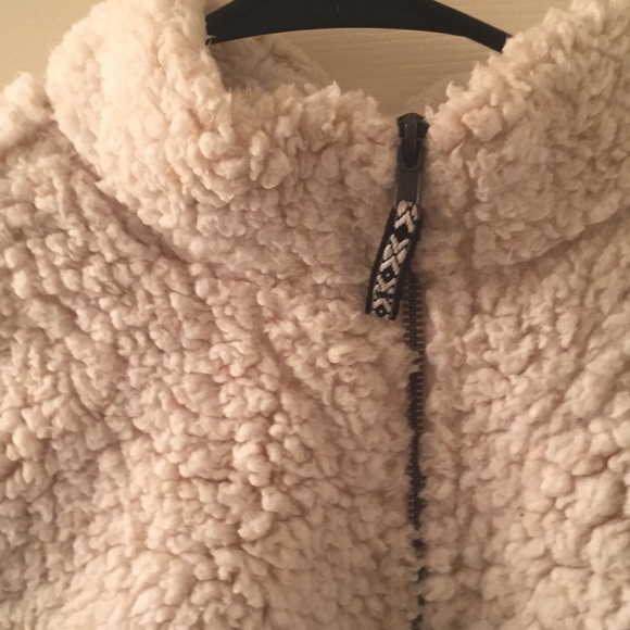 Fuzzy jacket - Picture 2 of 3